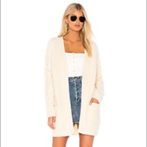 Heartloom Sweaters - Women’s Heartloom sweater by Revolve XS